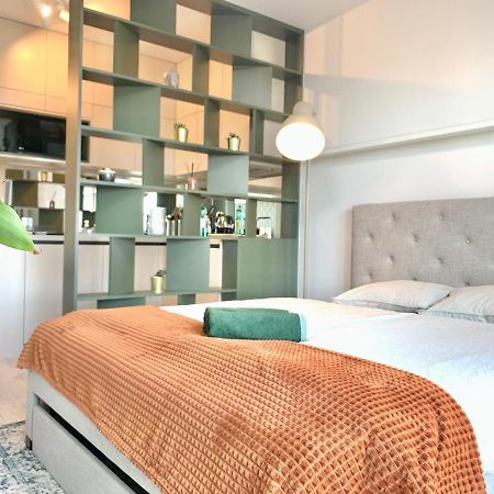 Luxury, Bright Studio With Parking And Balcony In Bratislava Center Exterior foto